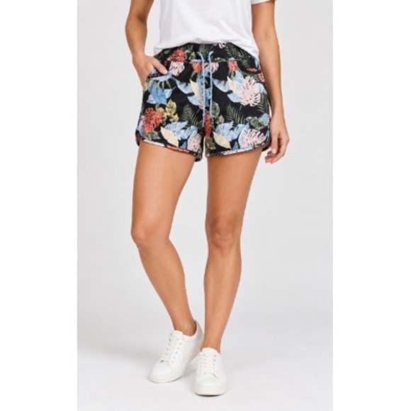 Unbranded Pants - Womens Black Tropical Monstera Leaf Print Floral Elastic Waist Shorts Size M